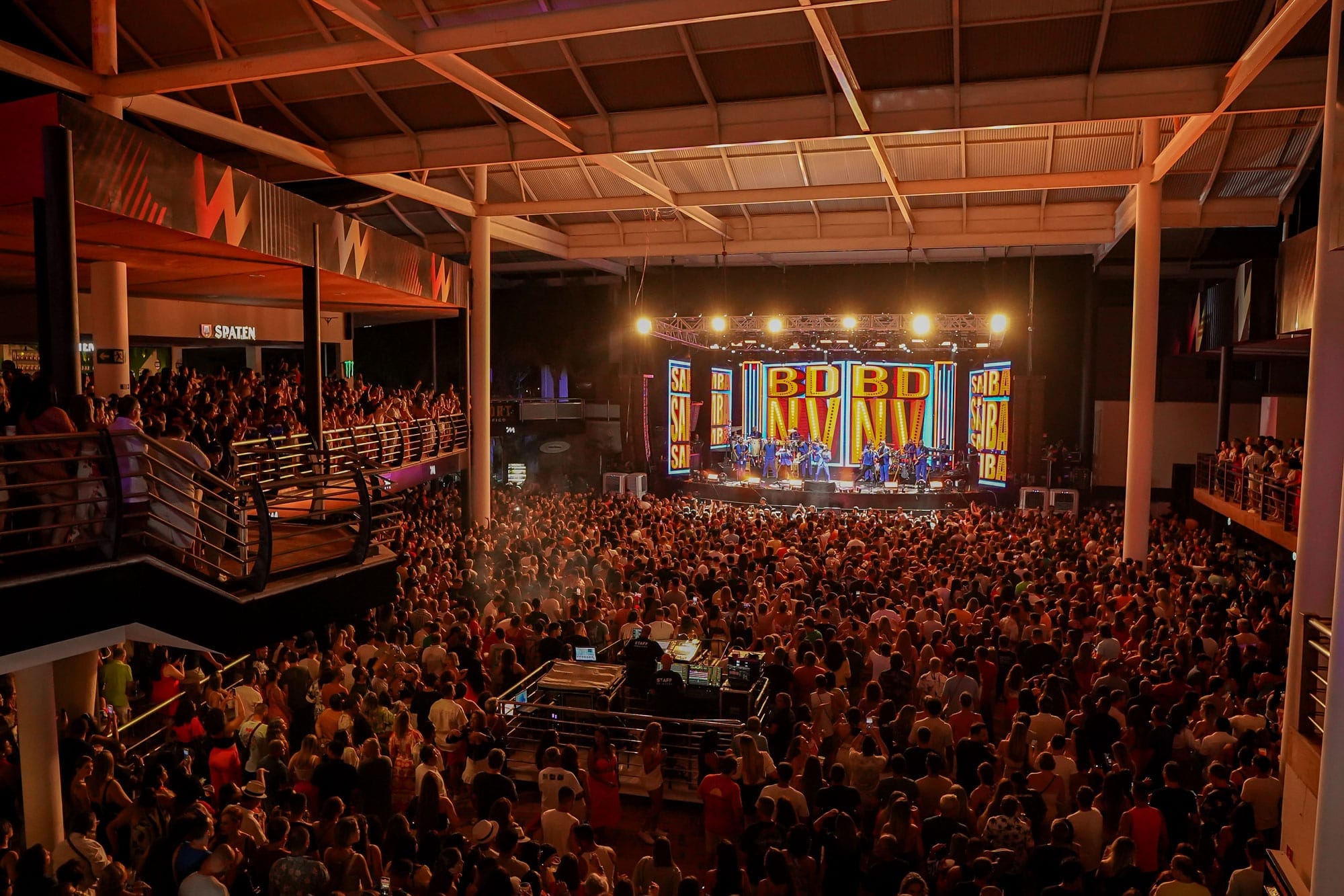 Lauana Prado comanda noite de grandes encontros no Verão 2026 do Multiplace Mais